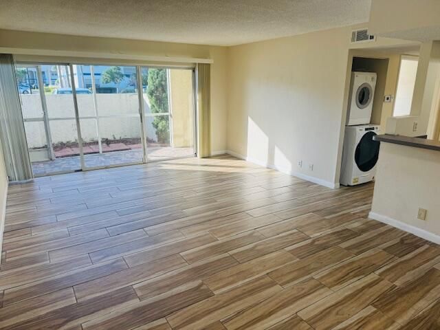 For Rent: $1,545 (1 beds, 1 baths, 705 Square Feet)