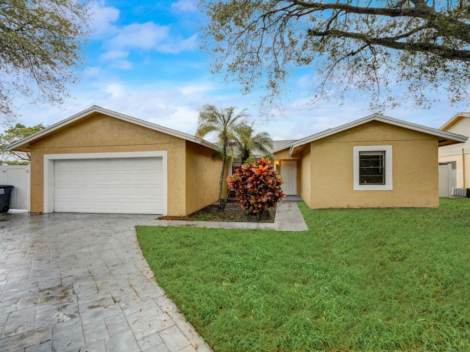 Active With Contract: $530,000 (4 beds, 2 baths, 1988 Square Feet)