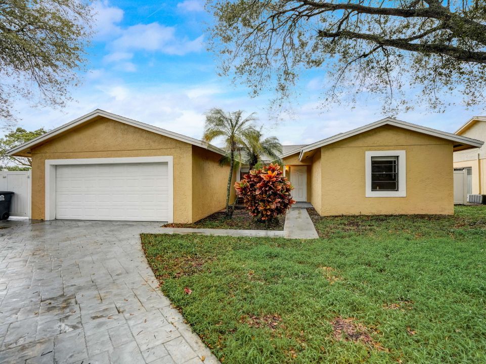 Active With Contract: $530,000 (4 beds, 2 baths, 1988 Square Feet)