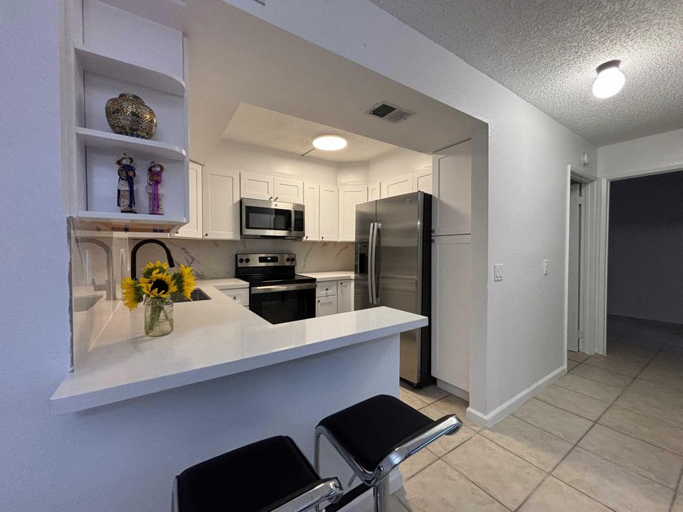 Active With Contract: $2,850 (3 beds, 3 baths, 1364 Square Feet)