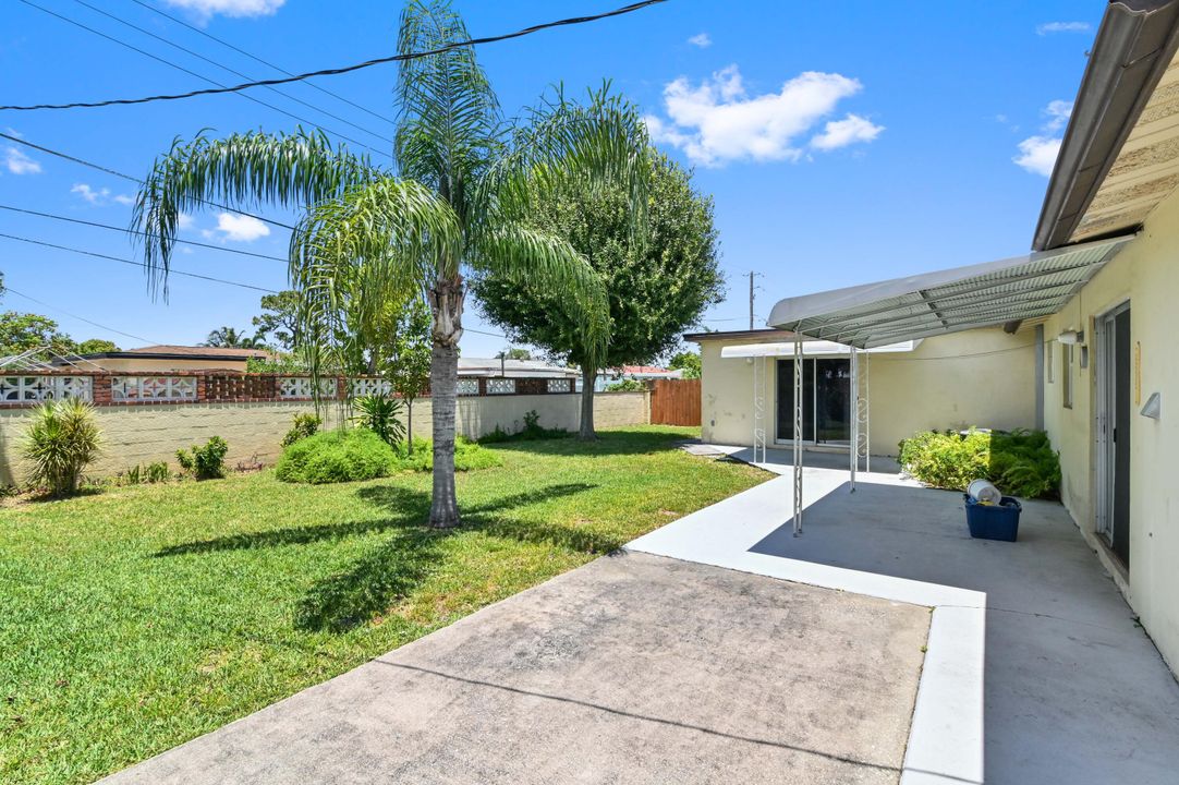 Active With Contract: $449,900 (3 beds, 2 baths, 1456 Square Feet)