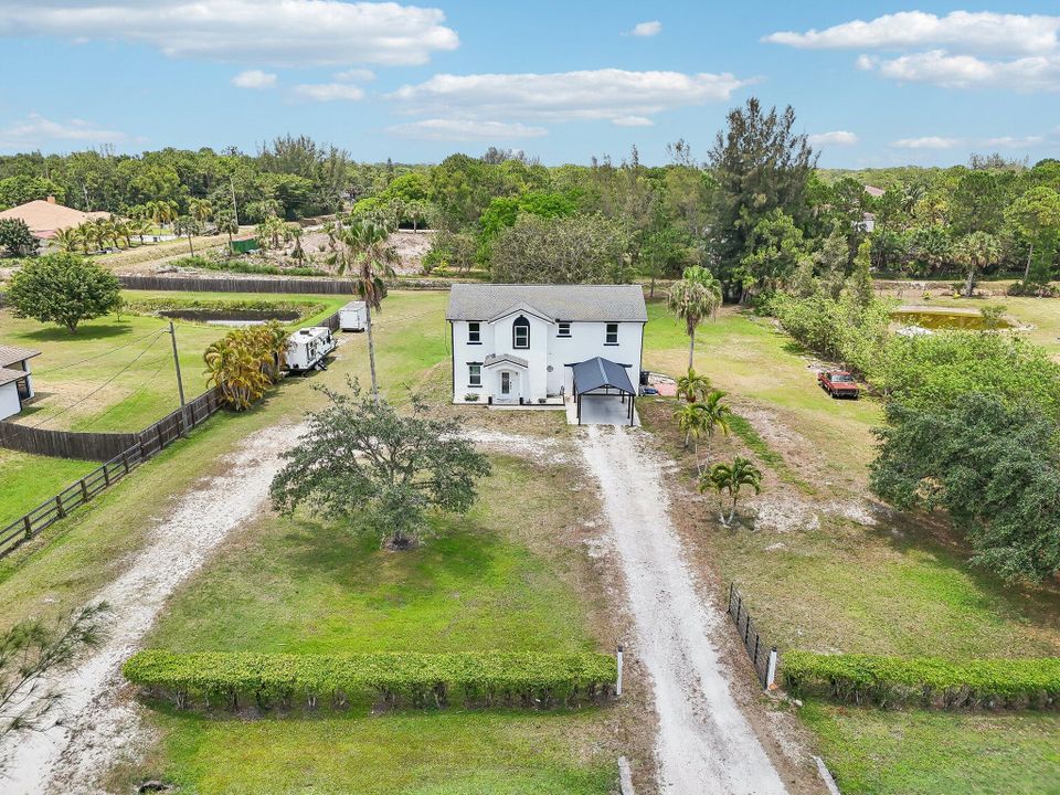 Active With Contract: $708,000 (4 beds, 2 baths, 2436 Square Feet)