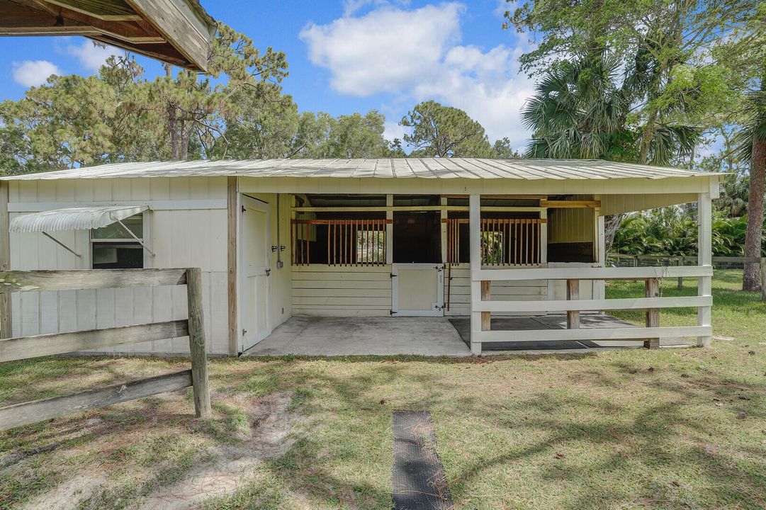 For Sale: $825,000 (3 beds, 2 baths, 1401 Square Feet)