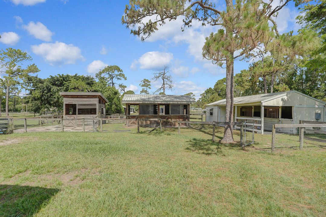 For Sale: $825,000 (3 beds, 2 baths, 1401 Square Feet)