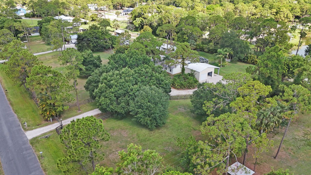 For Sale: $825,000 (3 beds, 2 baths, 1401 Square Feet)