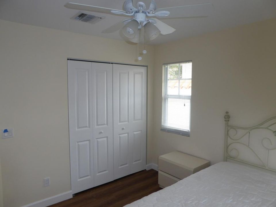 Active With Contract: $2,495 (2 beds, 1 baths, 704 Square Feet)