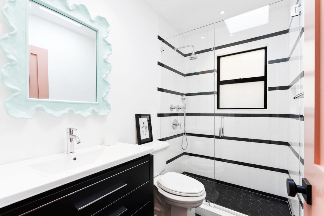 Active With Contract: $1,250,000 (3 beds, 2 baths, 1204 Square Feet)