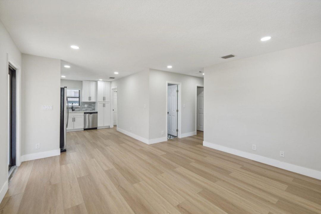 Active With Contract: $550,000 (4 beds, 2 baths, 1230 Square Feet)