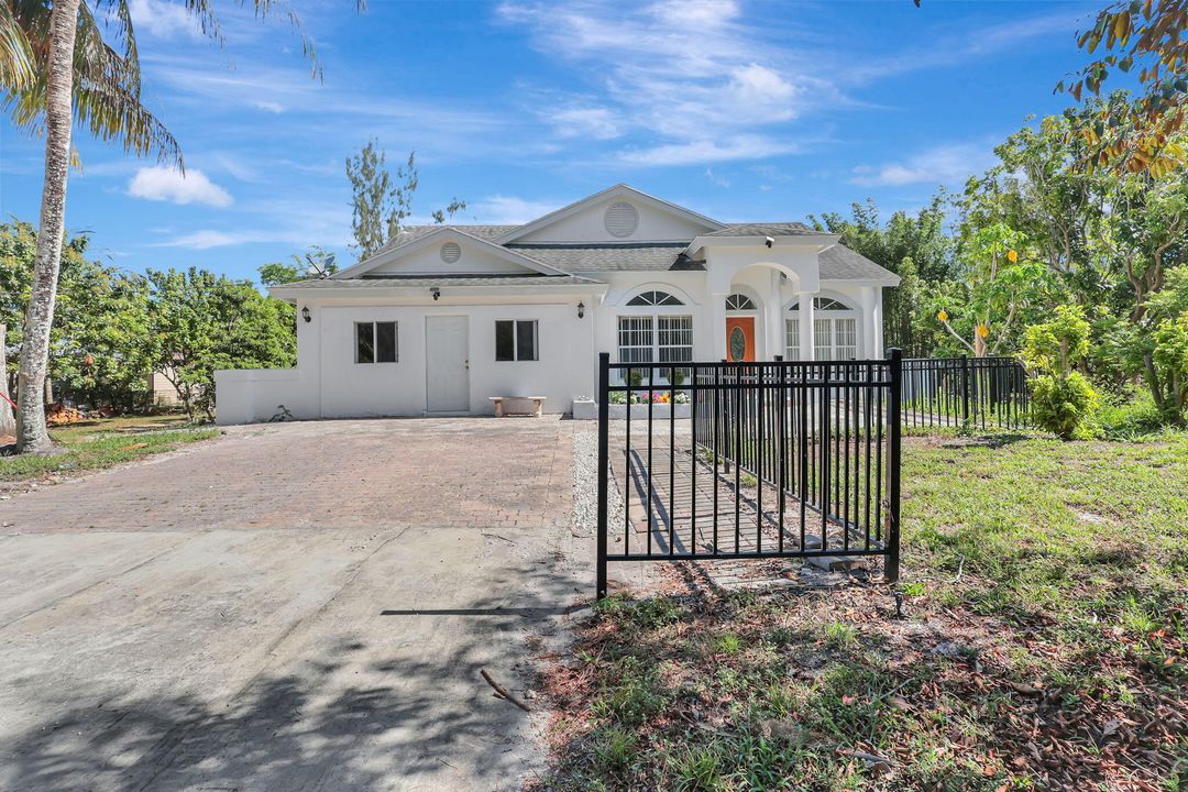 Active With Contract: $620,000 (3 beds, 2 baths, 2284 Square Feet)