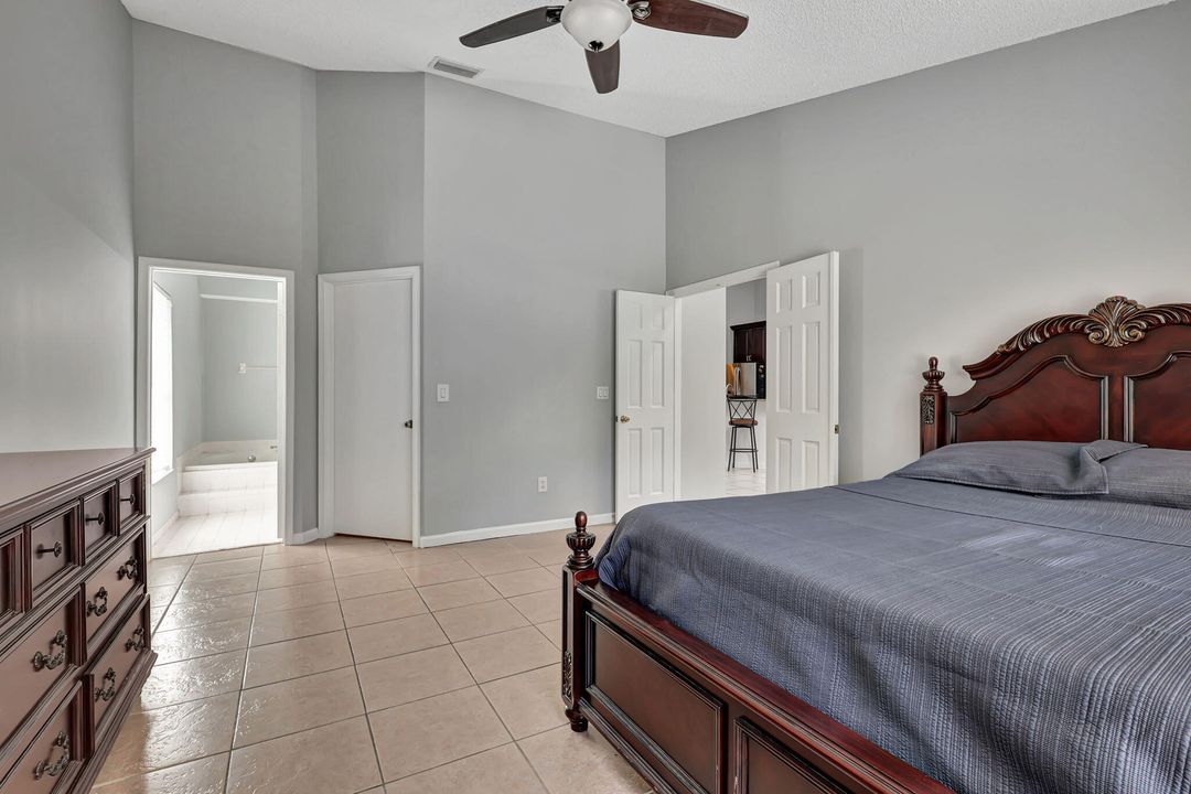 Active With Contract: $620,000 (3 beds, 2 baths, 2284 Square Feet)