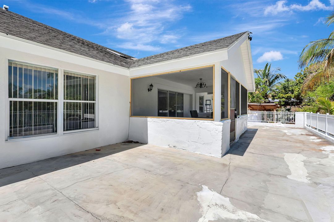 Active With Contract: $620,000 (3 beds, 2 baths, 2284 Square Feet)