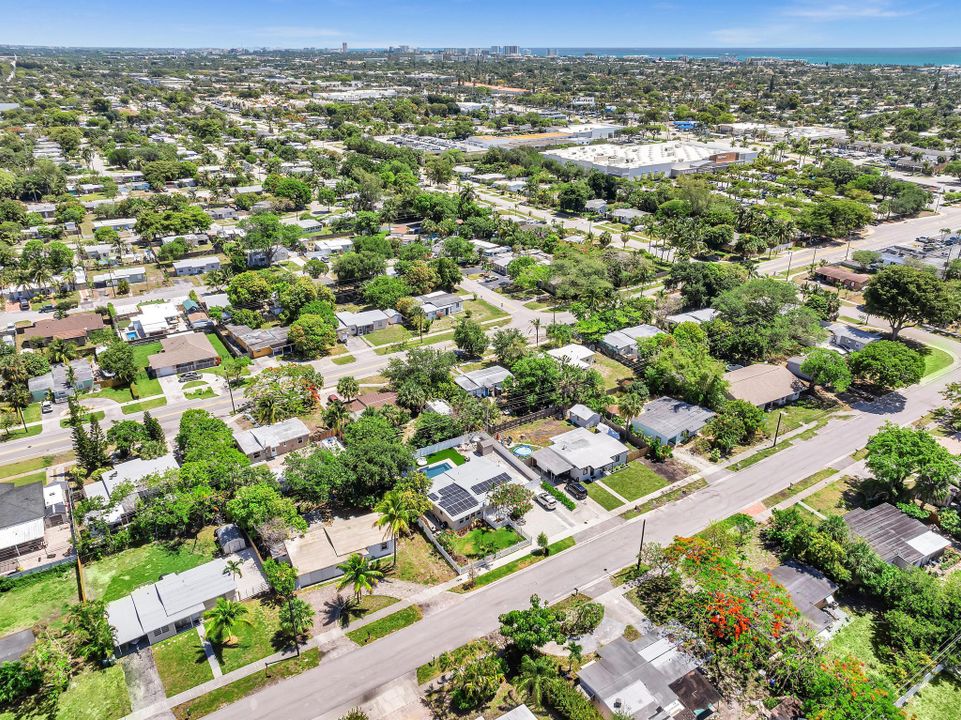 Active With Contract: $3,900 (3 beds, 2 baths, 1541 Square Feet)