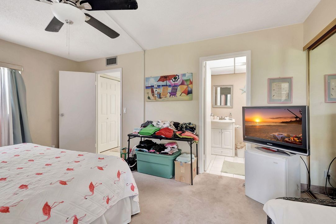 Active With Contract: $90,000 (1 beds, 1 baths, 726 Square Feet)