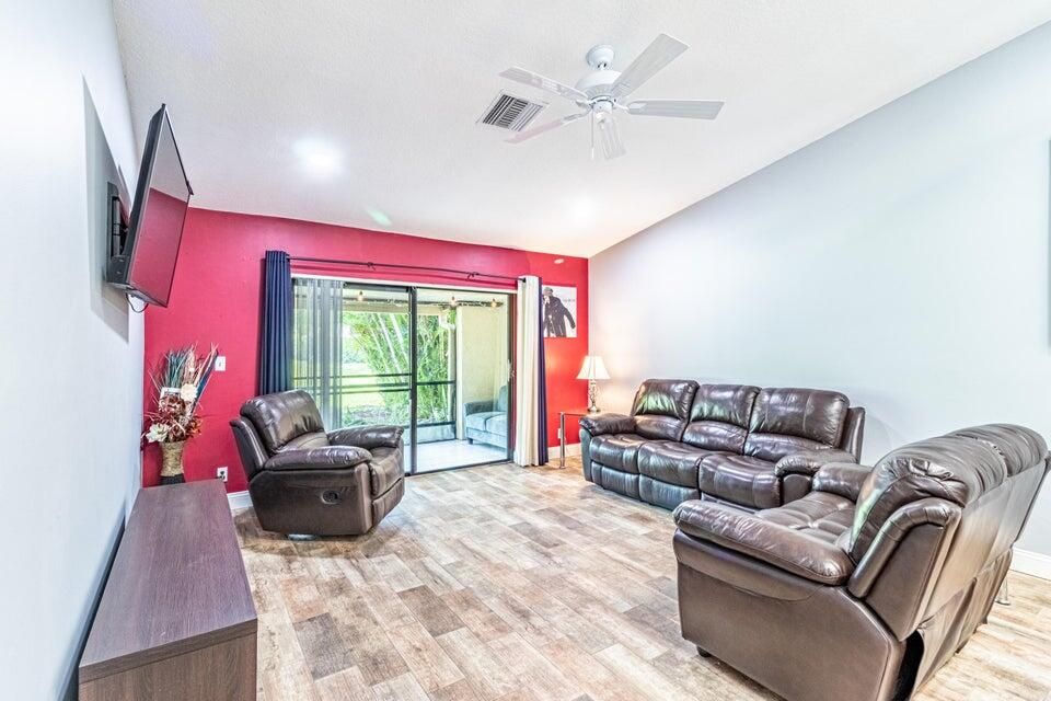 For Sale: $449,000 (2 beds, 2 baths, 1230 Square Feet)