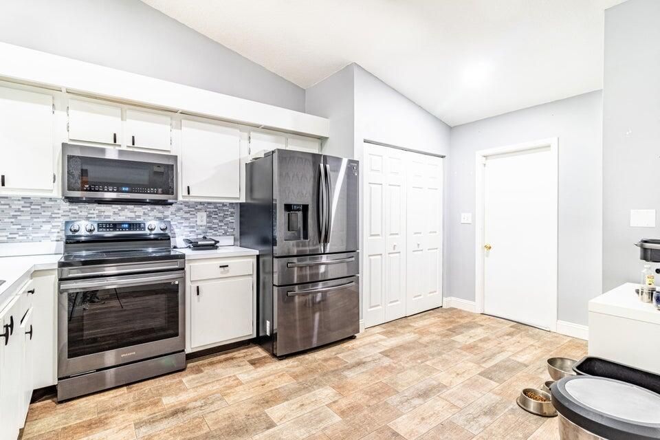 For Sale: $449,000 (2 beds, 2 baths, 1230 Square Feet)