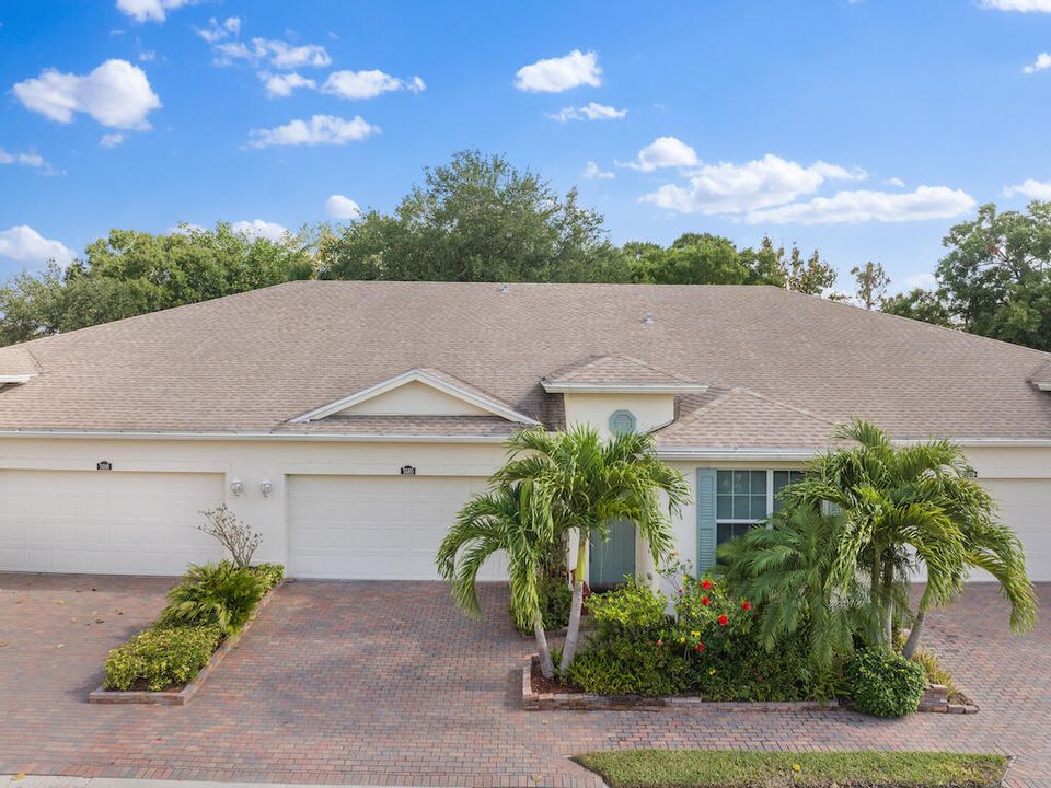 Active With Contract: $365,000 (3 beds, 2 baths, 1693 Square Feet)