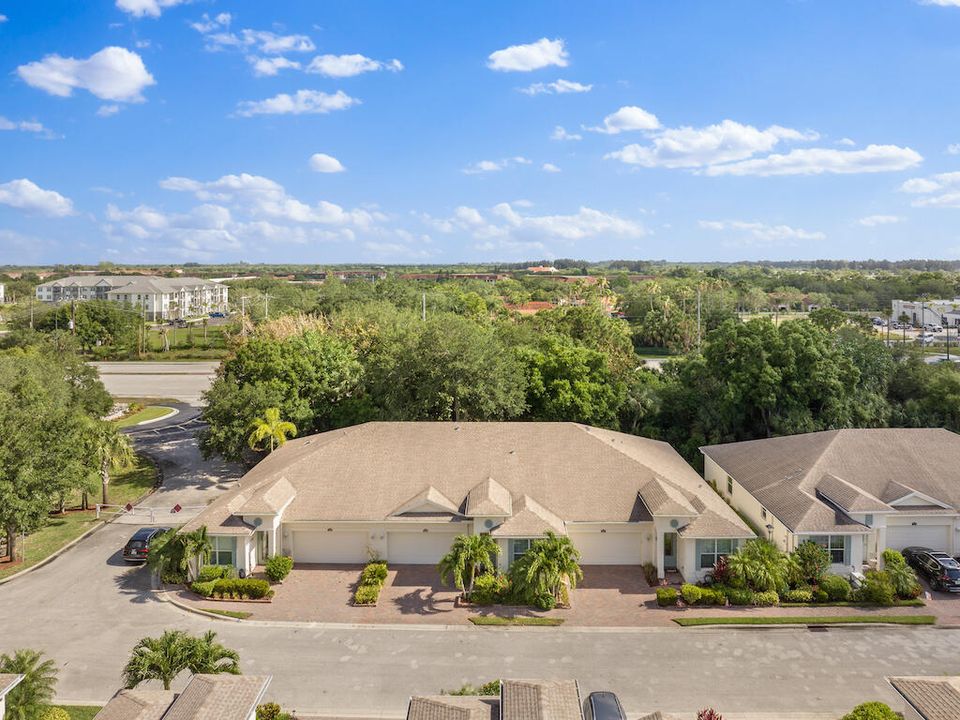 Active With Contract: $365,000 (3 beds, 2 baths, 1693 Square Feet)