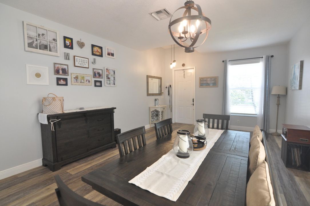 Active With Contract: $550,000 (3 beds, 2 baths, 1822 Square Feet)