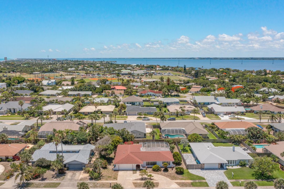 Active With Contract: $675,000 (3 beds, 3 baths, 2165 Square Feet)