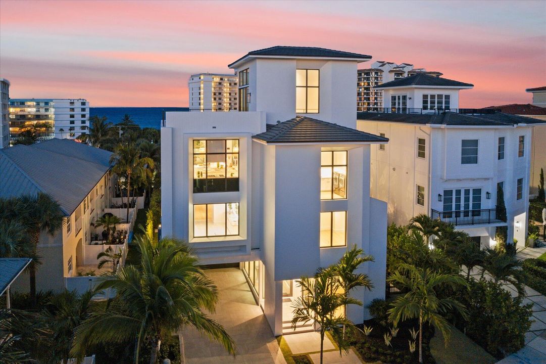 Active With Contract: $5,000,000 (4 beds, 4 baths, 4729 Square Feet)