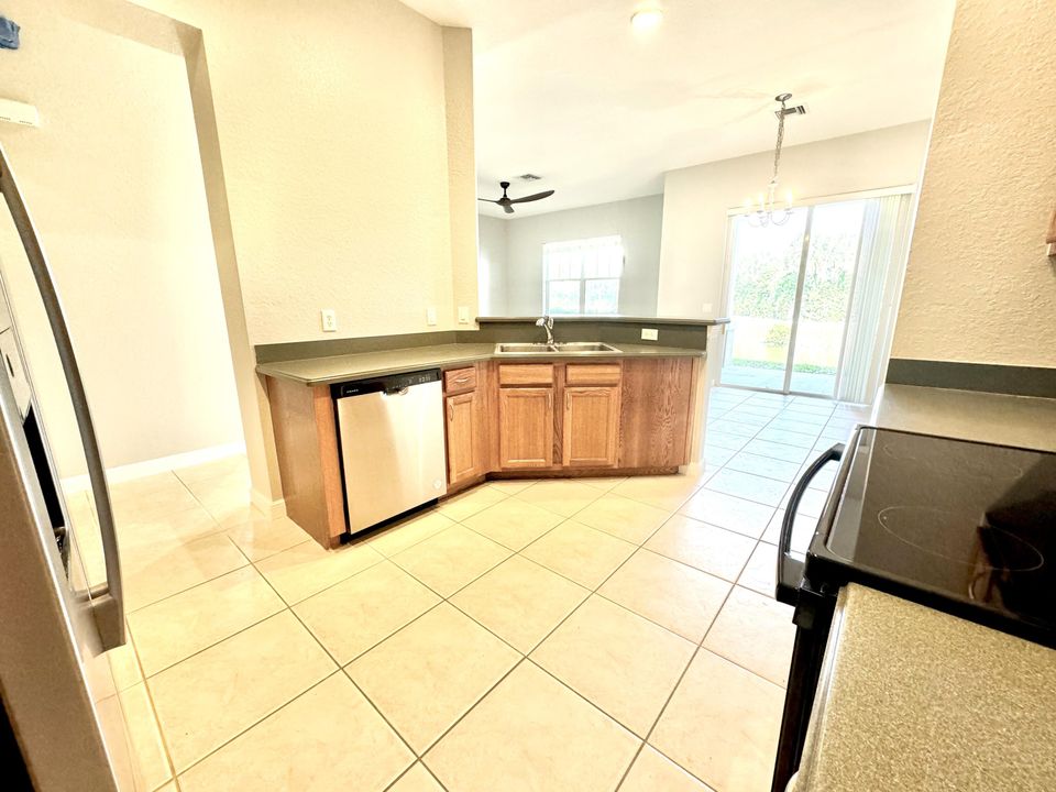 For Sale: $439,900 (3 beds, 2 baths, 1515 Square Feet)