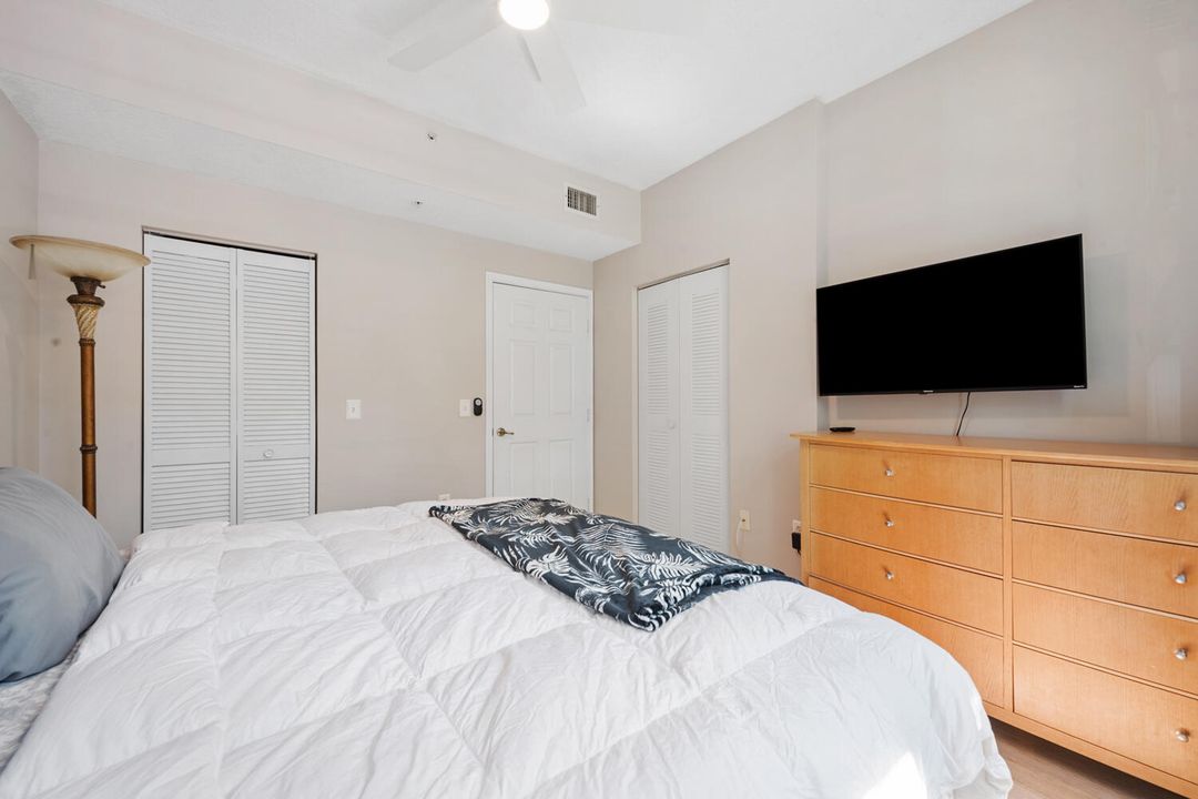 Active With Contract: $250,000 (1 beds, 1 baths, 596 Square Feet)