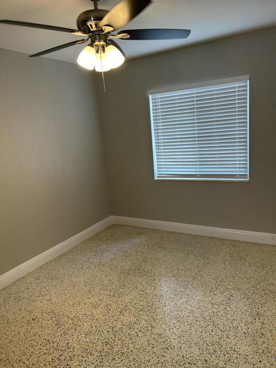 Active With Contract: $1,650 (1 beds, 1 baths, 600 Square Feet)