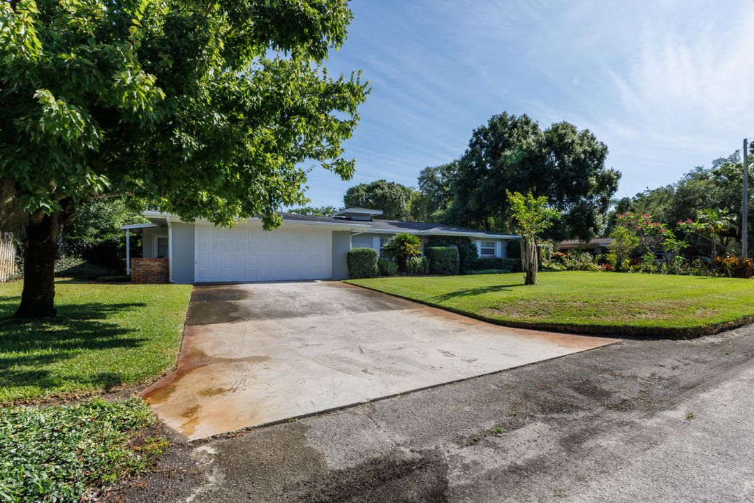 Active With Contract: $423,555 (4 beds, 2 baths, 2265 Square Feet)