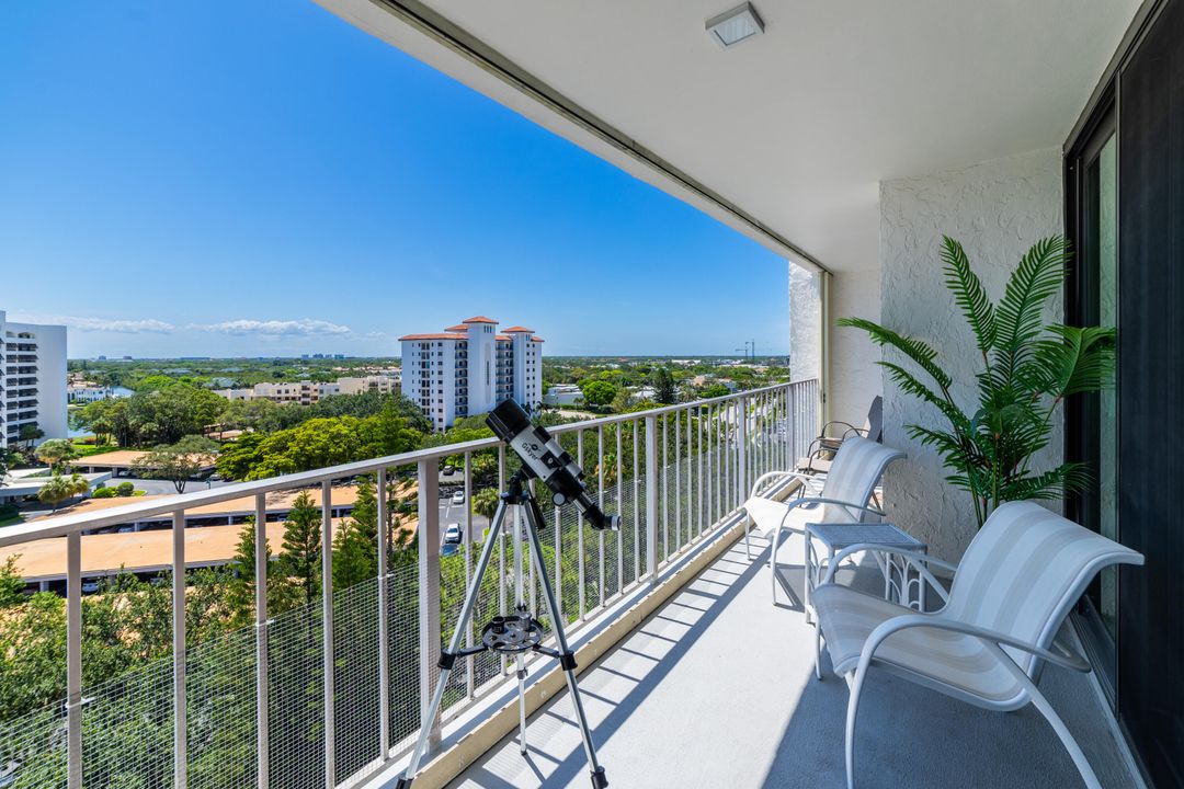 Active With Contract: $439,000 (2 beds, 2 baths, 1160 Square Feet)