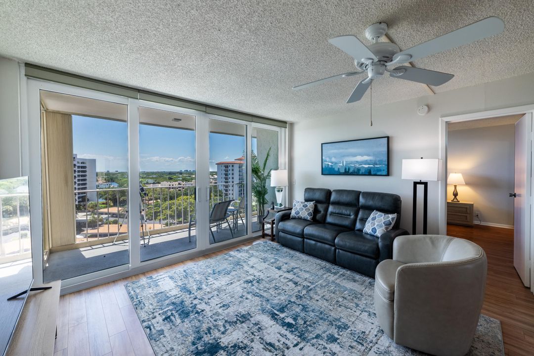 Active With Contract: $439,000 (2 beds, 2 baths, 1160 Square Feet)