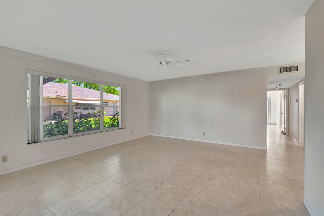 For Sale: $225,000 (2 beds, 2 baths, 1137 Square Feet)