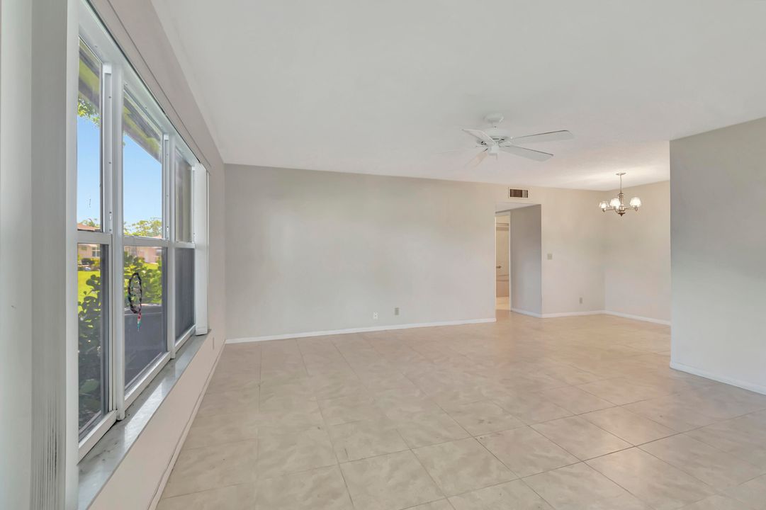 For Sale: $225,000 (2 beds, 2 baths, 1137 Square Feet)