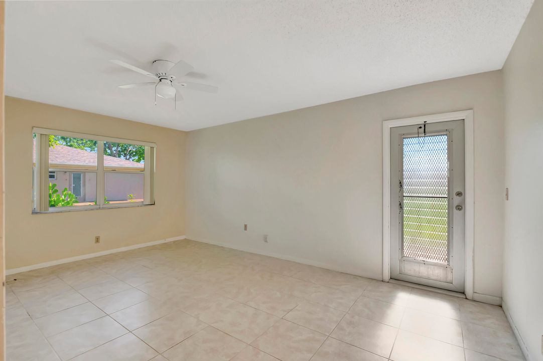 For Sale: $225,000 (2 beds, 2 baths, 1137 Square Feet)