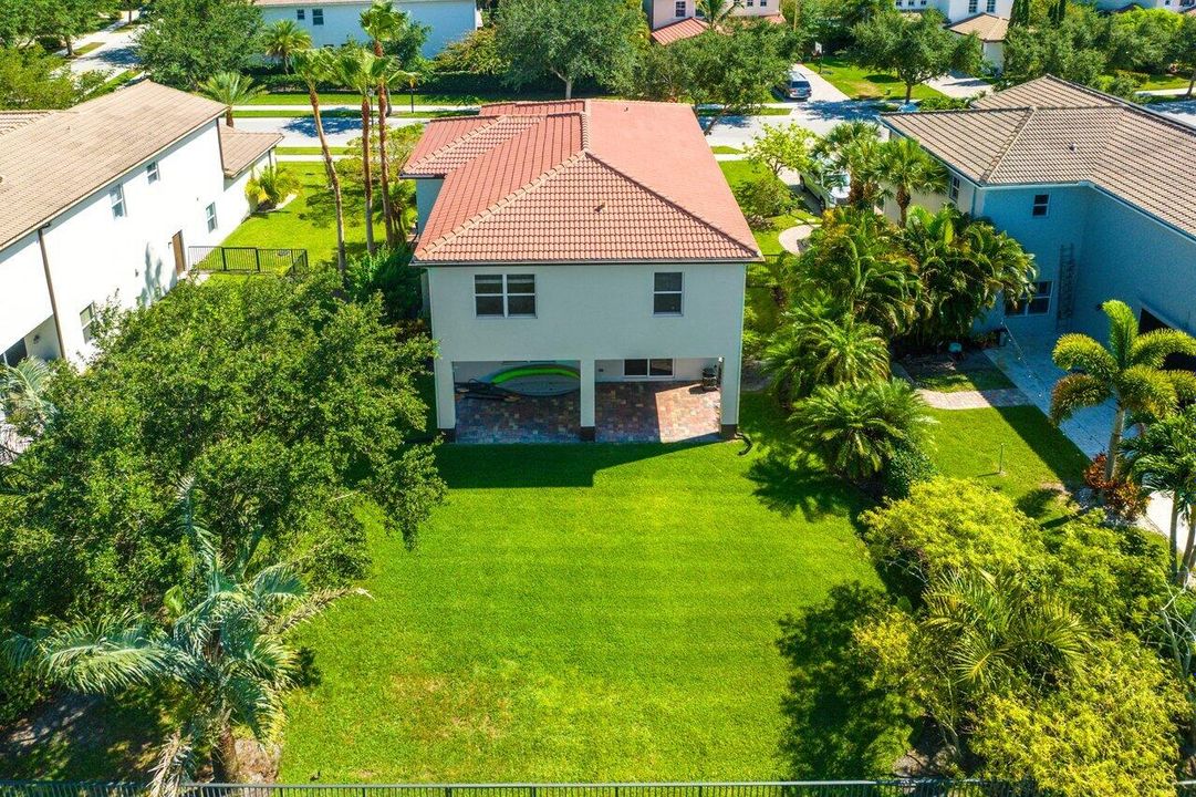 Active With Contract: $1,249,500 (4 beds, 2 baths, 2829 Square Feet)