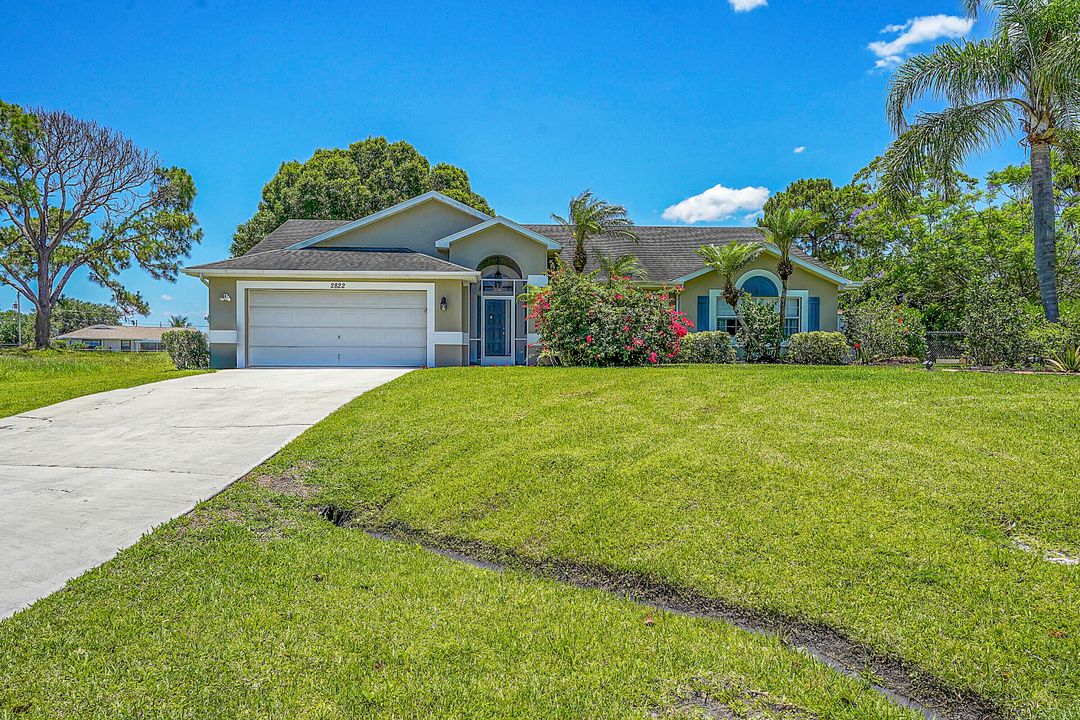 Active With Contract: $479,900 (3 beds, 2 baths, 1953 Square Feet)