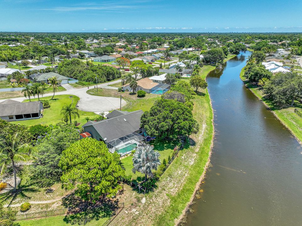 Active With Contract: $479,900 (3 beds, 2 baths, 1953 Square Feet)