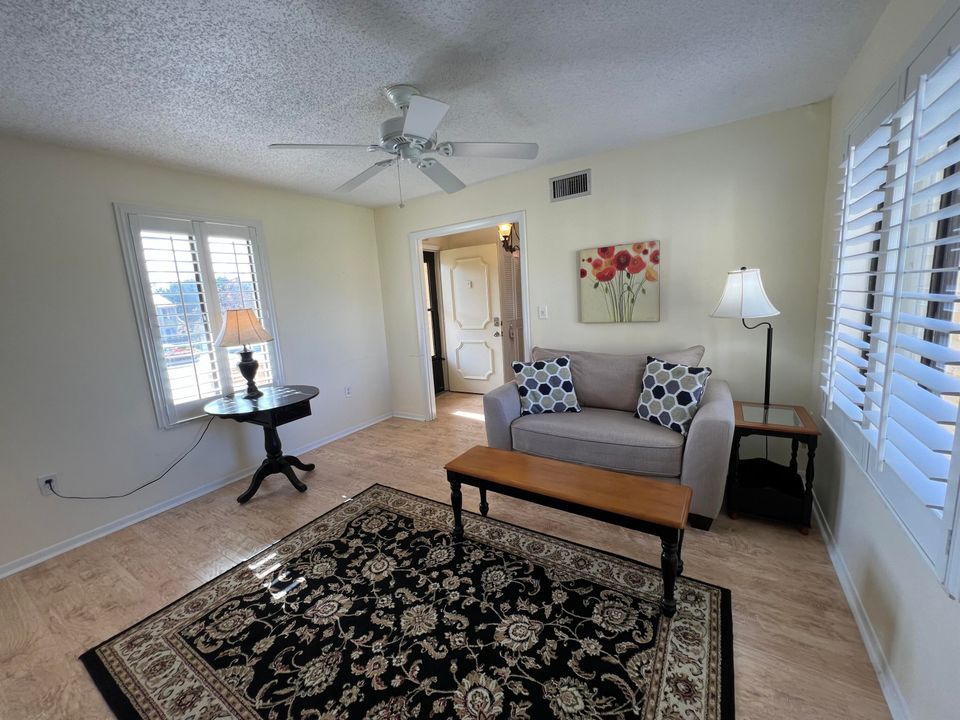 Active With Contract: $219,000 (3 beds, 2 baths, 1460 Square Feet)