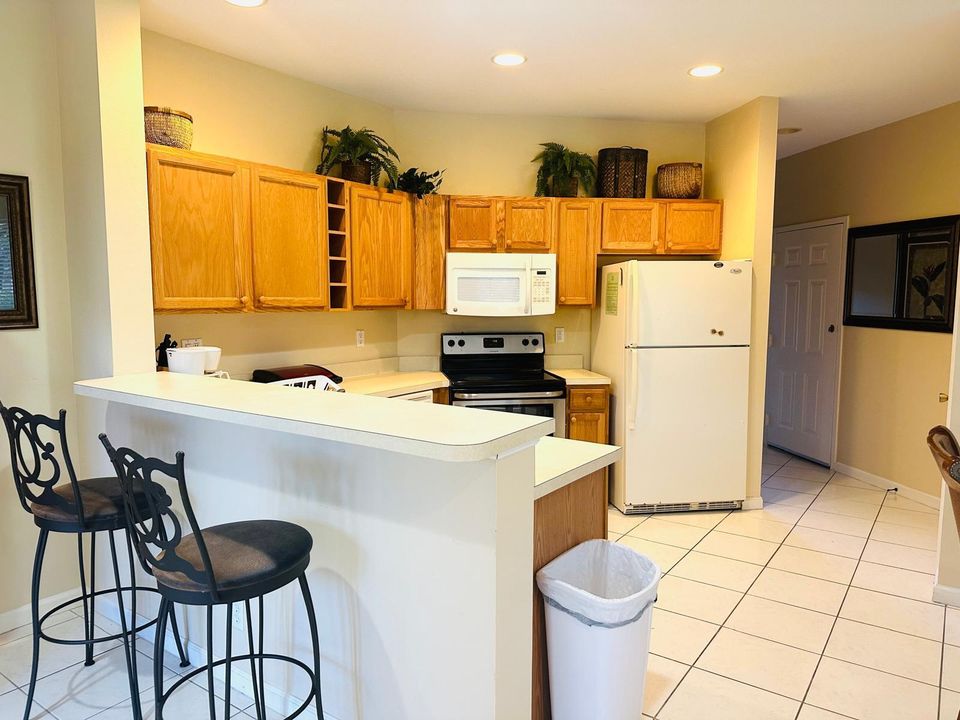 For Rent: $1,625 (1 beds, 1 baths, 950 Square Feet)