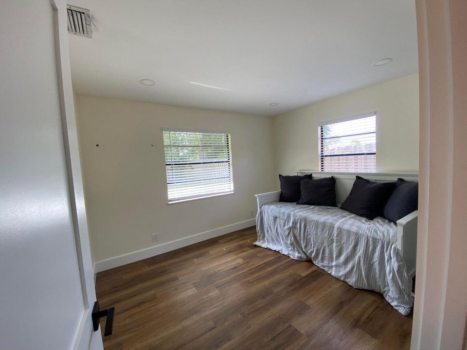 For Rent: $3,100 (3 beds, 2 baths, 1680 Square Feet)