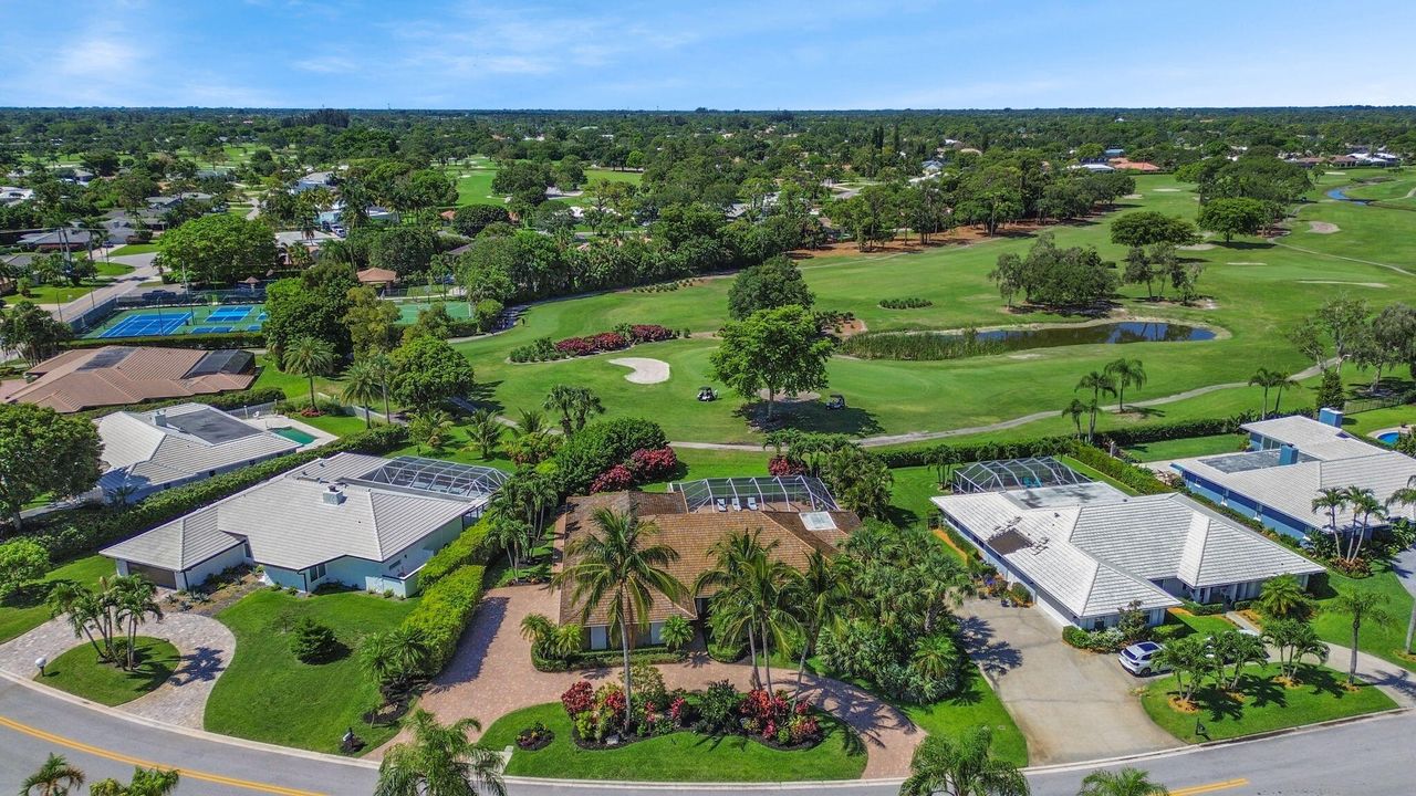 For Sale: $1,075,000 (4 beds, 2 baths, 2752 Square Feet)