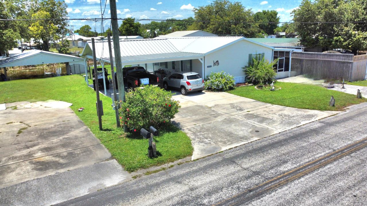 For Sale: $365,000 (3 beds, 2 baths, 1352 Square Feet)