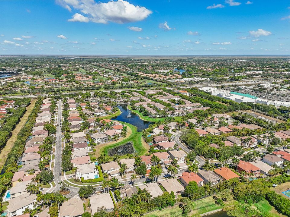 Active With Contract: $939,000 (4 beds, 3 baths, 2513 Square Feet)