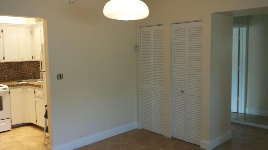 For Sale: $195,000 (2 beds, 2 baths, 850 Square Feet)