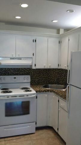 For Sale: $195,000 (2 beds, 2 baths, 850 Square Feet)