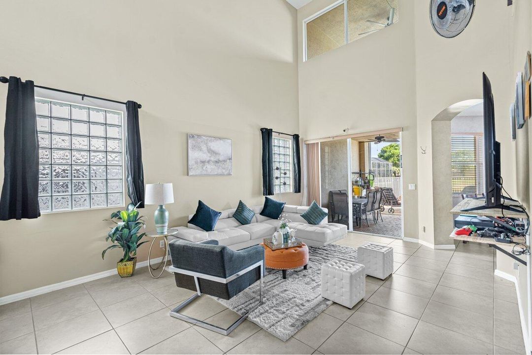 Active With Contract: $695,000 (5 beds, 3 baths, 2901 Square Feet)