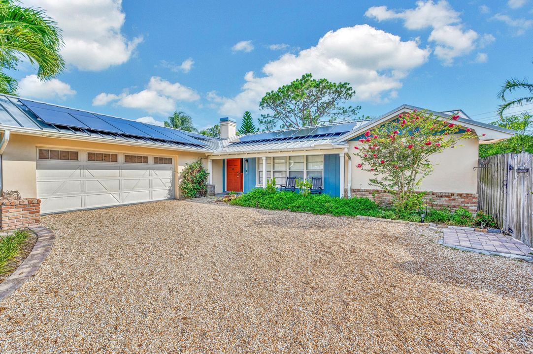 For Sale: $1,499,000 (3 beds, 2 baths, 1966 Square Feet)