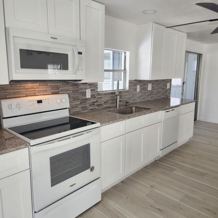 For Sale: $109,000 (3 beds, 2 baths, 1250 Square Feet)