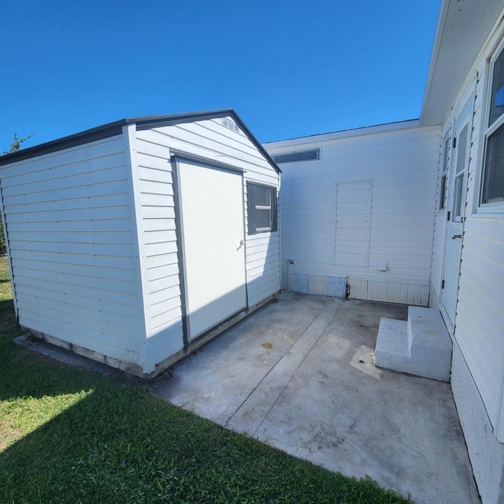 For Sale: $109,000 (3 beds, 2 baths, 1250 Square Feet)