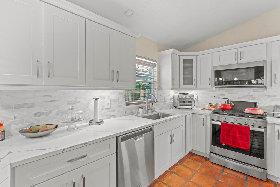 For Sale: $650,000 (3 beds, 2 baths, 1662 Square Feet)