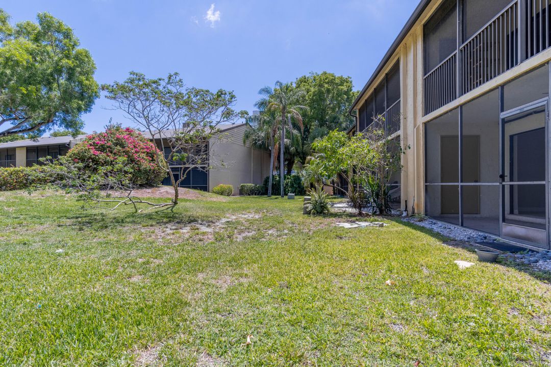 Active With Contract: $2,200 (2 beds, 2 baths, 900 Square Feet)